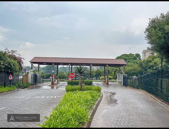1 BEDROOM APARTMENT FOR SALE IN HOUGHTON ESTATE